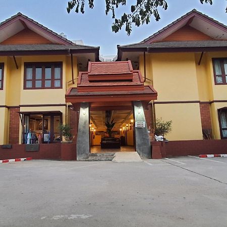 Yellow Tique Hotel Lampang Bagian luar foto