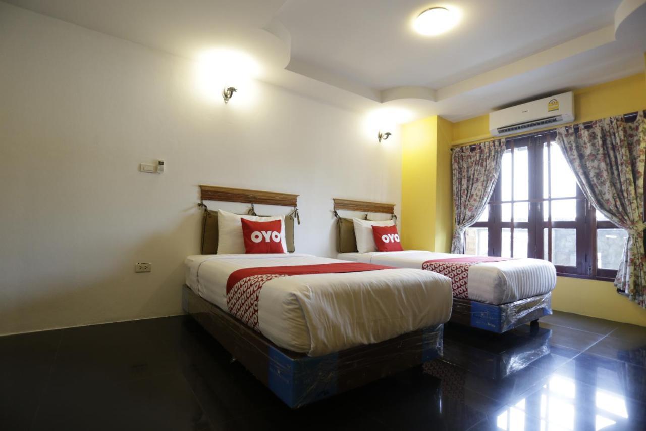 Yellow Tique Hotel Lampang Bagian luar foto